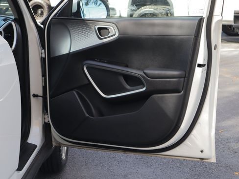 Used 2022 Kia Soul LX w/ Technology Package image 23