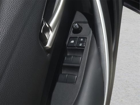 Certified 2024 Toyota Corolla SE image 17