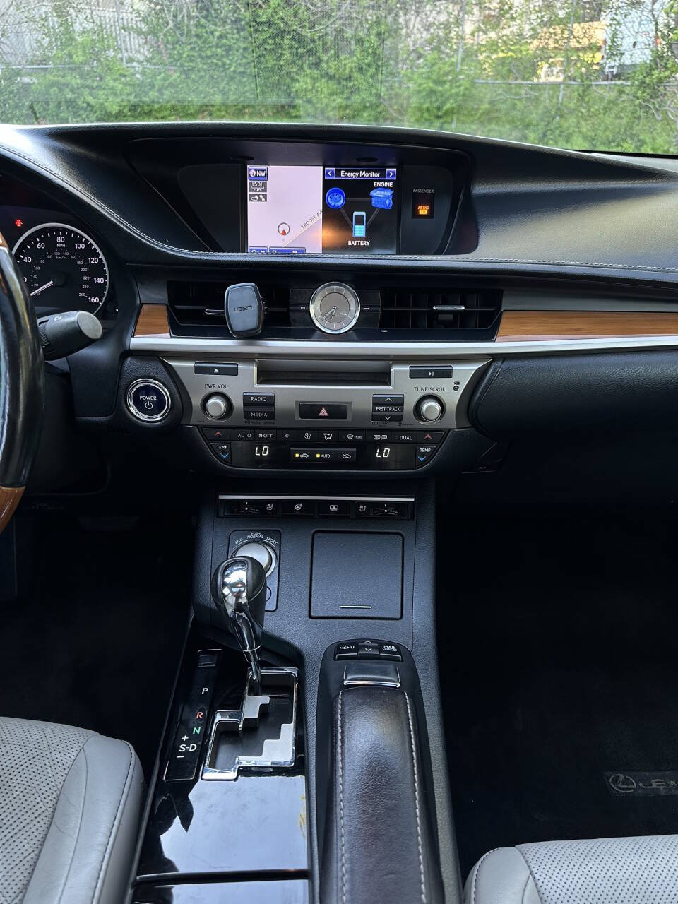 Used 2013 Lexus ES 300h w/ Luxury Pkg FWD image 11