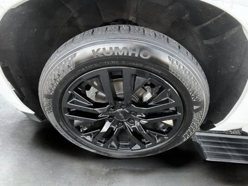 Used 2021 GMC Yukon Denali w/ Denali Ultimate Package image 13