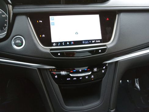 Used 2025 Cadillac XT5 Premium Luxury image 16