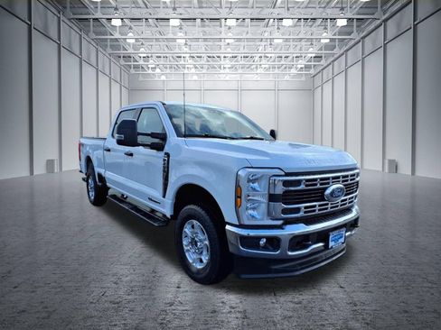 Used 2025 Ford F250 XLT w/ FX4 Off-Road Package AWD/4WD image 5