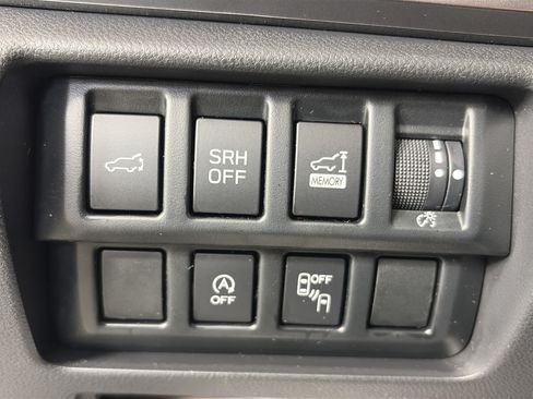 Used 2023 Subaru Forester Premium AWD/4WD image 33