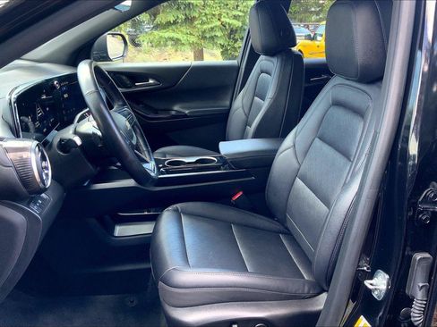 Used 2025 Chevrolet Equinox LT w/ Convenience Package II FWD image 25
