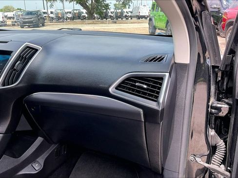 Used 2015 Ford Edge Titanium w/ Technology Package FWD image 23