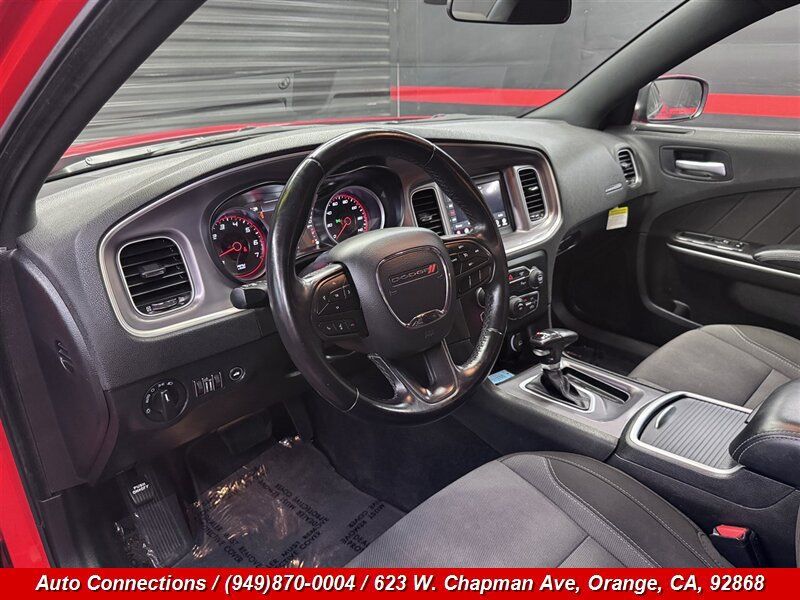 Used 2022 Dodge Charger SXT RWD image 11