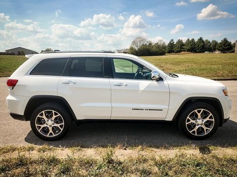 Used 2019 Jeep Grand Cherokee Limited image 38