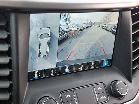 Used 2022 GMC Acadia AT4 w/ Technology Package image 19