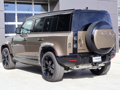 New 2026 Land Rover Defender 110 X-Dynamic SE image 8