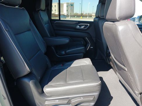Used 2023 Chevrolet Suburban Premier image 30