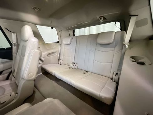 Used 2019 Cadillac Escalade Premium Luxury image 24