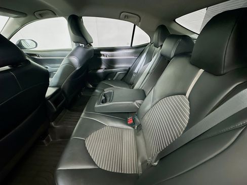 Used 2022 Toyota Camry SE image 25