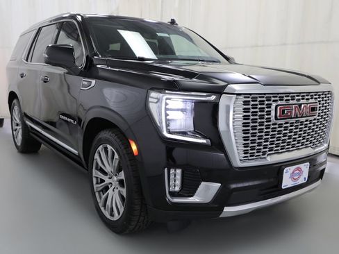 Used 2022 GMC Yukon Denali w/ Advanced Technology Package AWD/4WD image 18