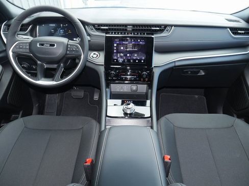 New 2025 Jeep Grand Cherokee Laredo X w/ Luxury Tech Group I image 8