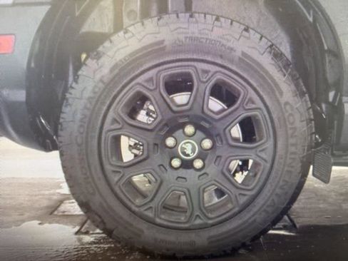 Used 2025 Ford Bronco Sport Badlands image 10