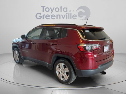 Used 2022 Jeep Compass Latitude FWD image 4