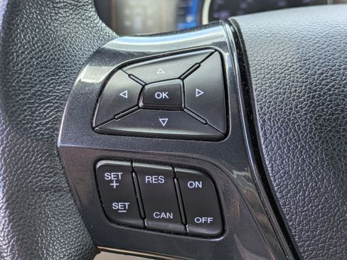 Used 2018 Ford Explorer XLT w/ Equipment Group 202A AWD/4WD image 22