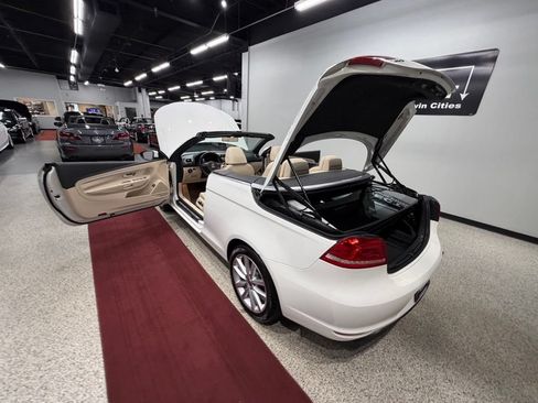 Used 2013 Volkswagen Eos Komfort FWD image 49