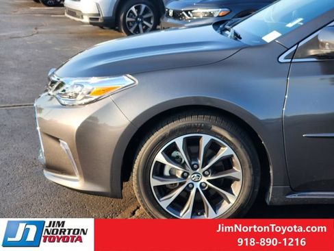Used 2018 Toyota Avalon XLE FWD image 9