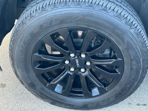 Used 2022 GMC Canyon Elevation image 9