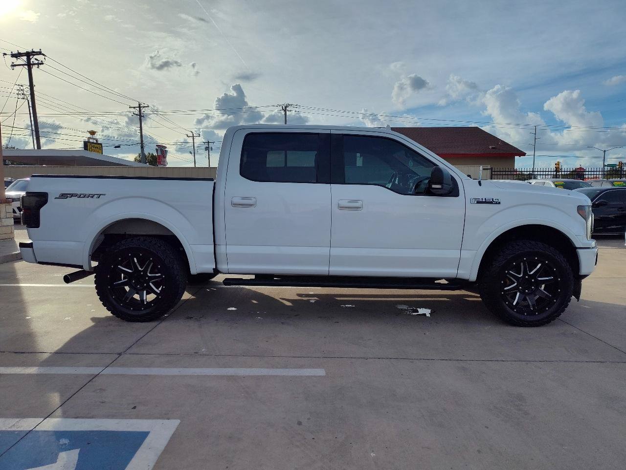 Used 2018 Ford F150 XLT w/ Equipment Group 302A Luxury RWD image 3