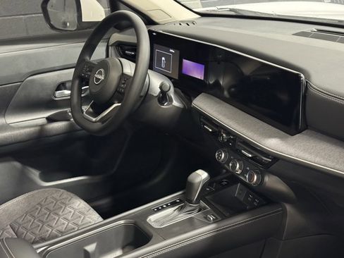 New 2025 Nissan Kicks SV image 7