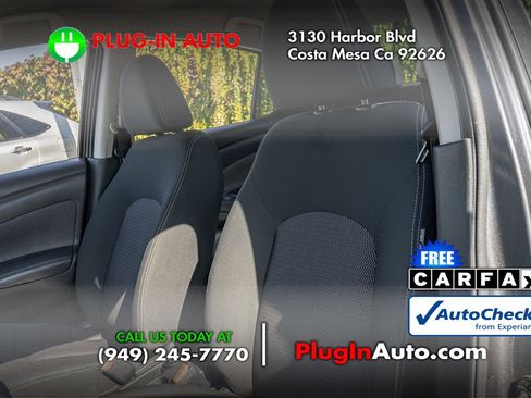 Used 2017 Nissan Versa SV image 6