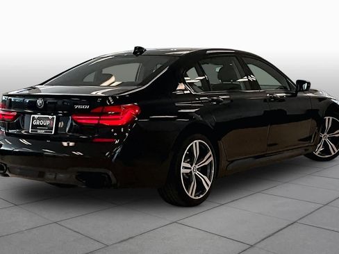 Used 2019 BMW 750i w/ Executive Package RWD image 11