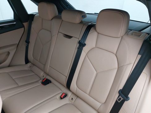 Used 2023 Porsche Macan Turbo image 16