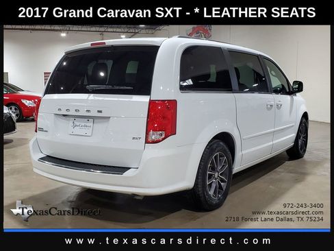 Used 2017 Dodge Grand Caravan SXT w/ Driver Convenience Group image 10