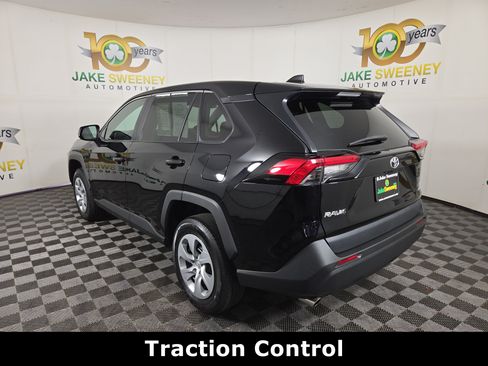 Used 2022 Toyota RAV4 LE AWD/4WD image 7