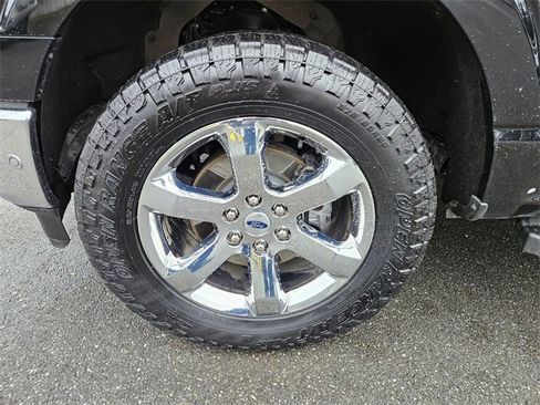 Used 2022 Ford F150 Lariat w/ Equipment Group 502A High image 9