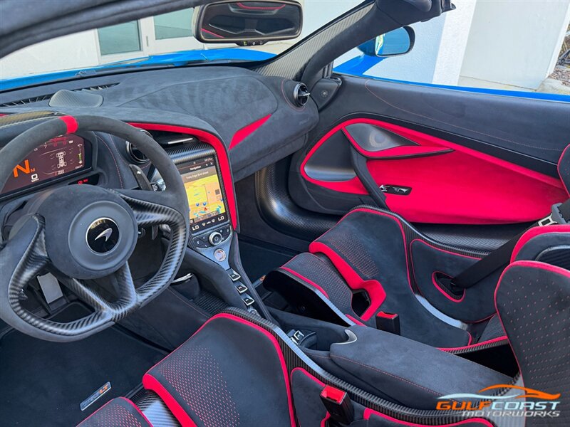 Used 2022 McLaren 765LT RWD image 16