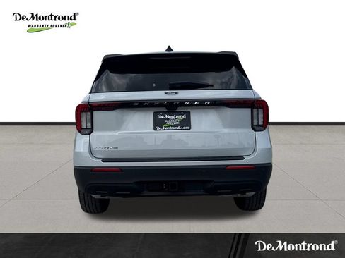 New 2026 Ford Explorer Active RWD image 6