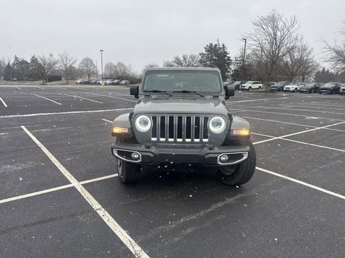 Used 2021 Jeep Wrangler Unlimited Sahara image 3