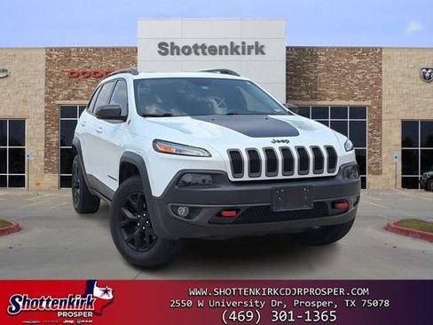 Used 2017 Jeep Cherokee Trailhawk AWD/4WD image 1