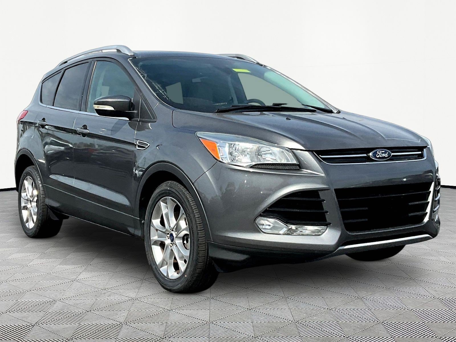 Used 2014 Ford Escape Titanium FWD image 3