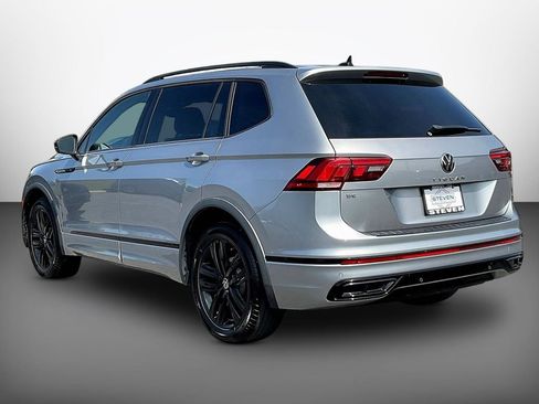 Used 2022 Volkswagen Tiguan SE R-Line FWD image 4