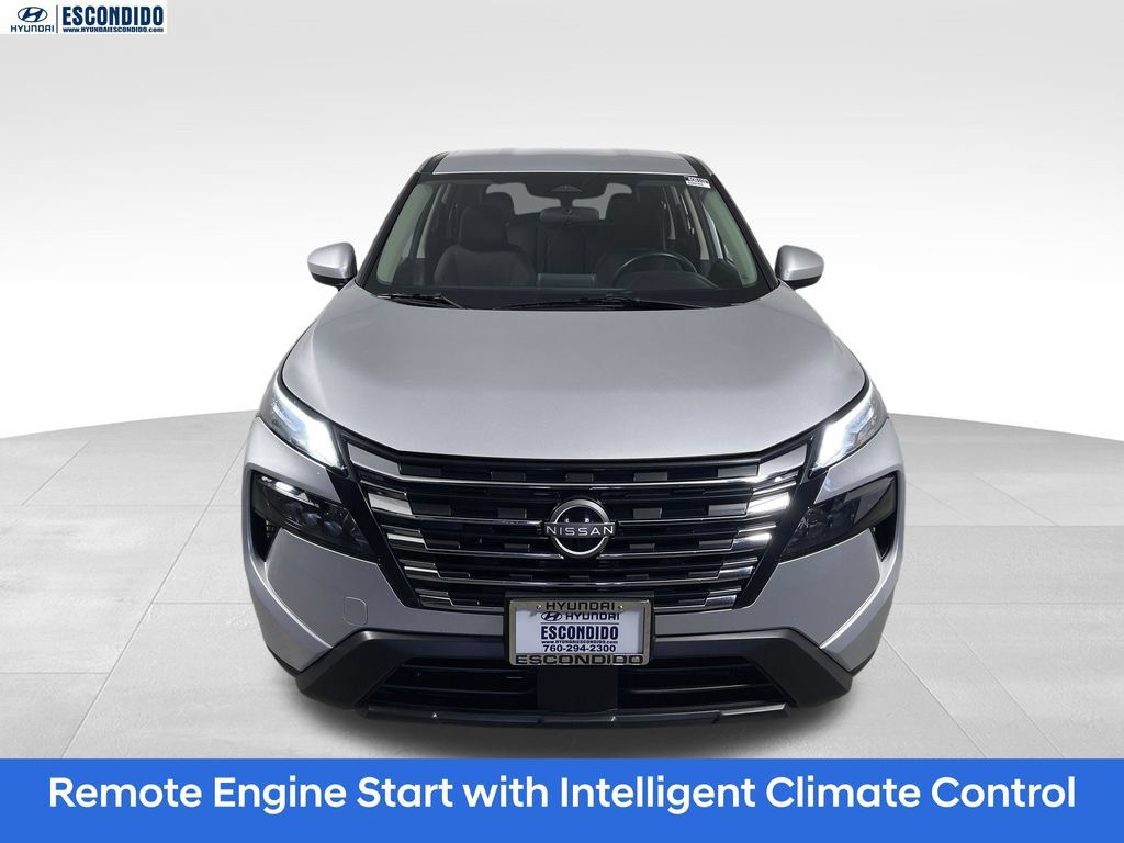Used 2025 Nissan Rogue SV FWD image 8