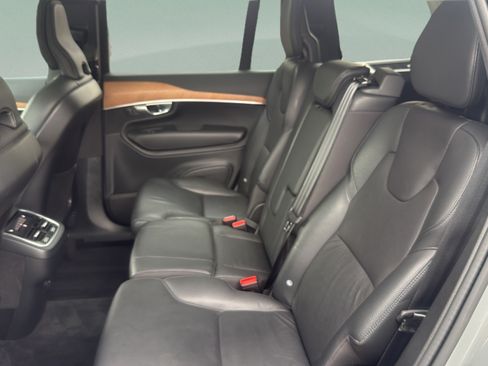 Used 2024 Volvo XC90 B6 Plus AWD/4WD image 24