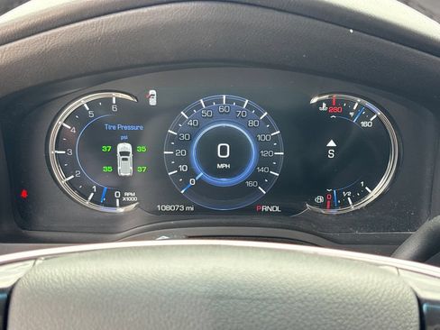 Used 2018 Cadillac Escalade 2WD image 21