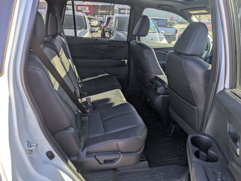 Used 2025 Honda Passport TrailSport image 34