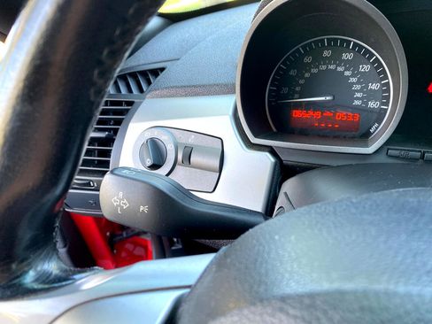 Used 2004 BMW Z4 2.5i image 32