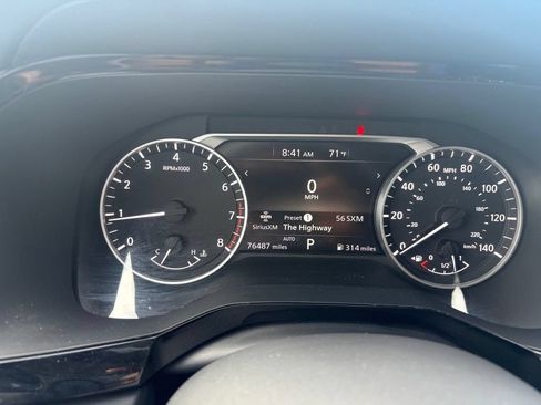 Used 2022 Nissan Pathfinder S AWD/4WD image 17