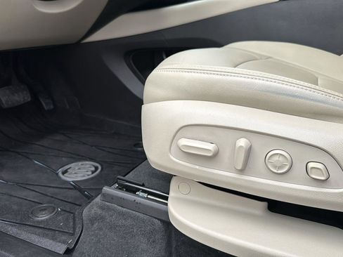 Used 2021 Buick Enclave Premium w/ Surround and Sites Package image 11