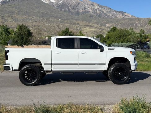 Used 2023 Chevrolet Silverado 1500 RST w/ Z71 Off-Road Package AWD/4WD image 8