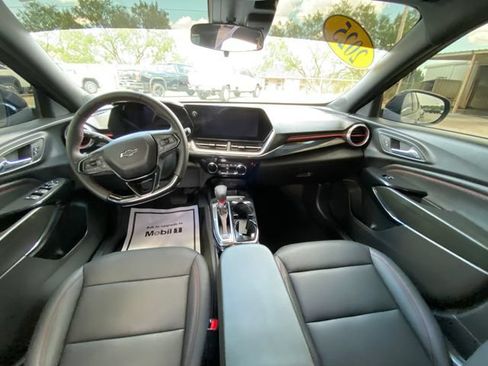 Used 2025 Chevrolet Trax RS w/ Driver Confidence Package FWD image 15
