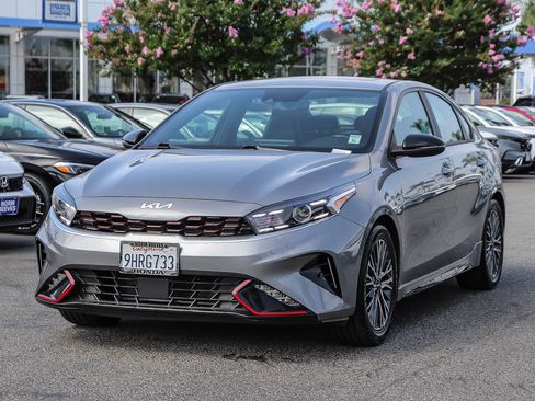 Used 2023 Kia Forte GT-Line w/ GT-Line Premium Package FWD image 3