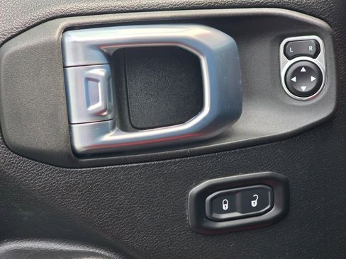 Used 2021 Jeep Wrangler Sport AWD/4WD image 18