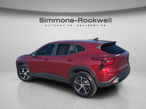 Used 2024 Chevrolet Trax RS w/ Sunroof Package image 7